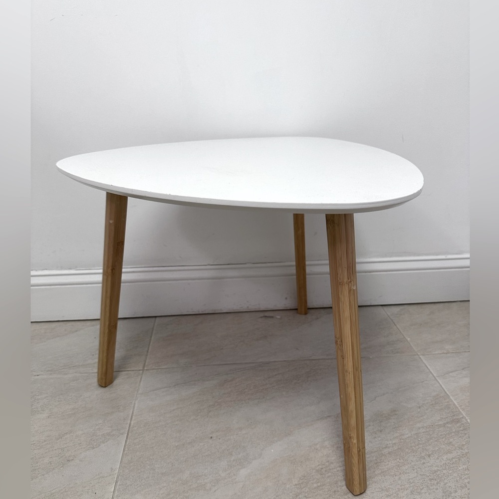 White And Beige Bamboo Nesting Triangle End Coffee Table